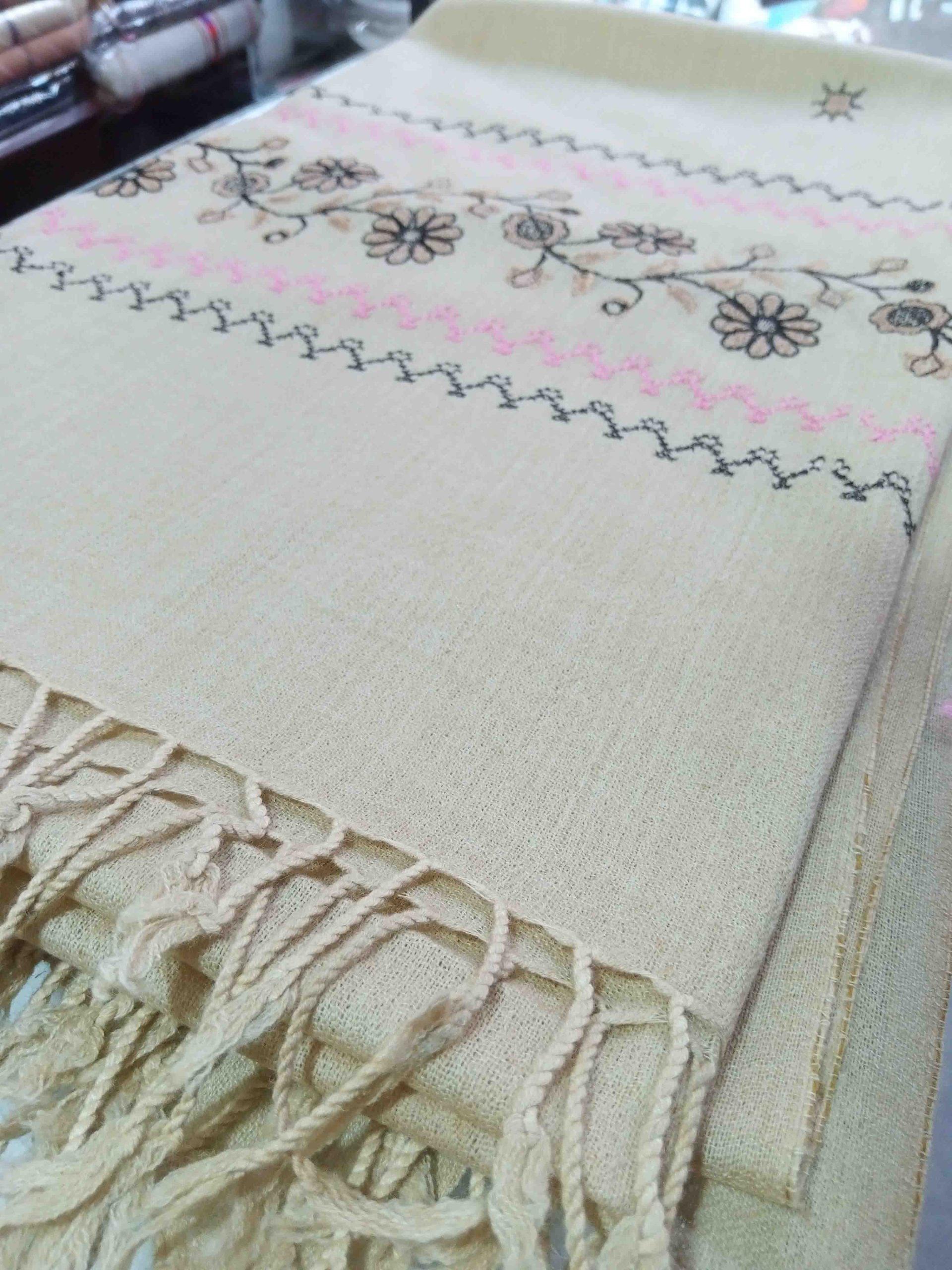 Ladies Swati woolen shawls